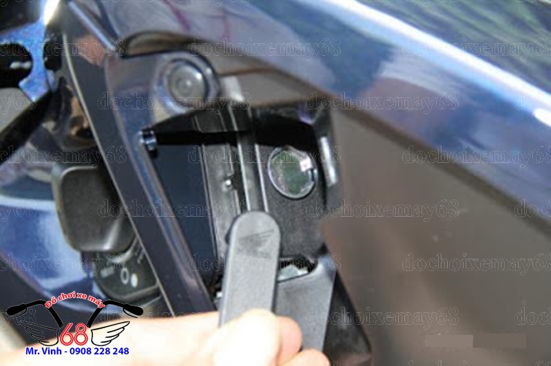 Hình ảnh: Cách mở khóa yên khẩn cấp khi mất cái remote zin của xe xài Khóa thông minh Hình ảnh: Cách mở khóa yên khẩn cấp khi mất cái remote zin của xe xài Khóa thông minh