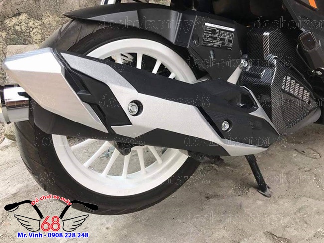 Hình ảnh: Cận cảnh Ốp pô Vario độ lên 2 màu đen bạc giá rẻ tại shop 68 TPHCM Q1 Hình ảnh: Cận cảnh Ốp pô Vario độ lên 2 màu đen bạc giá rẻ tại shop 68 TPHCM Q1