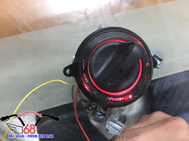 Hình ảnh: Nắp khóa smartkey CNC màu đen led đỏ độ cho SH giá rẻ tại shop 68 TPHCM Q1